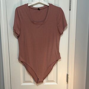 SHEIN Pink Bodysuit with Fitted Style and Short Sleeves